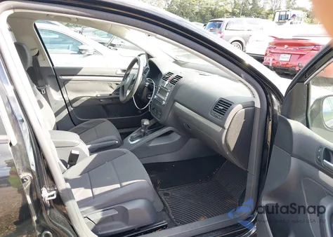 2008 Volkswagen Rabbit из США, поврежденный, VIN WVWDB71KX8W294066